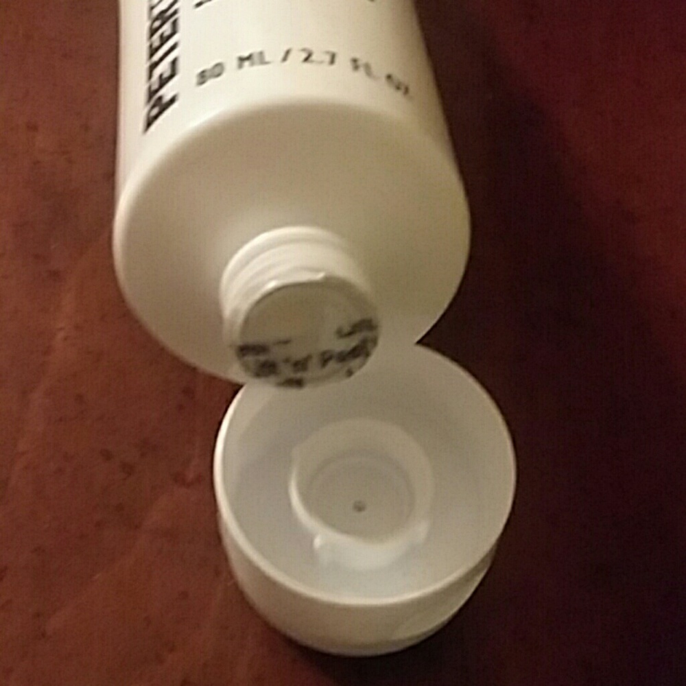 Peter Thomas Roth Mega-Rich Body Lotion - Picture 2 of 2